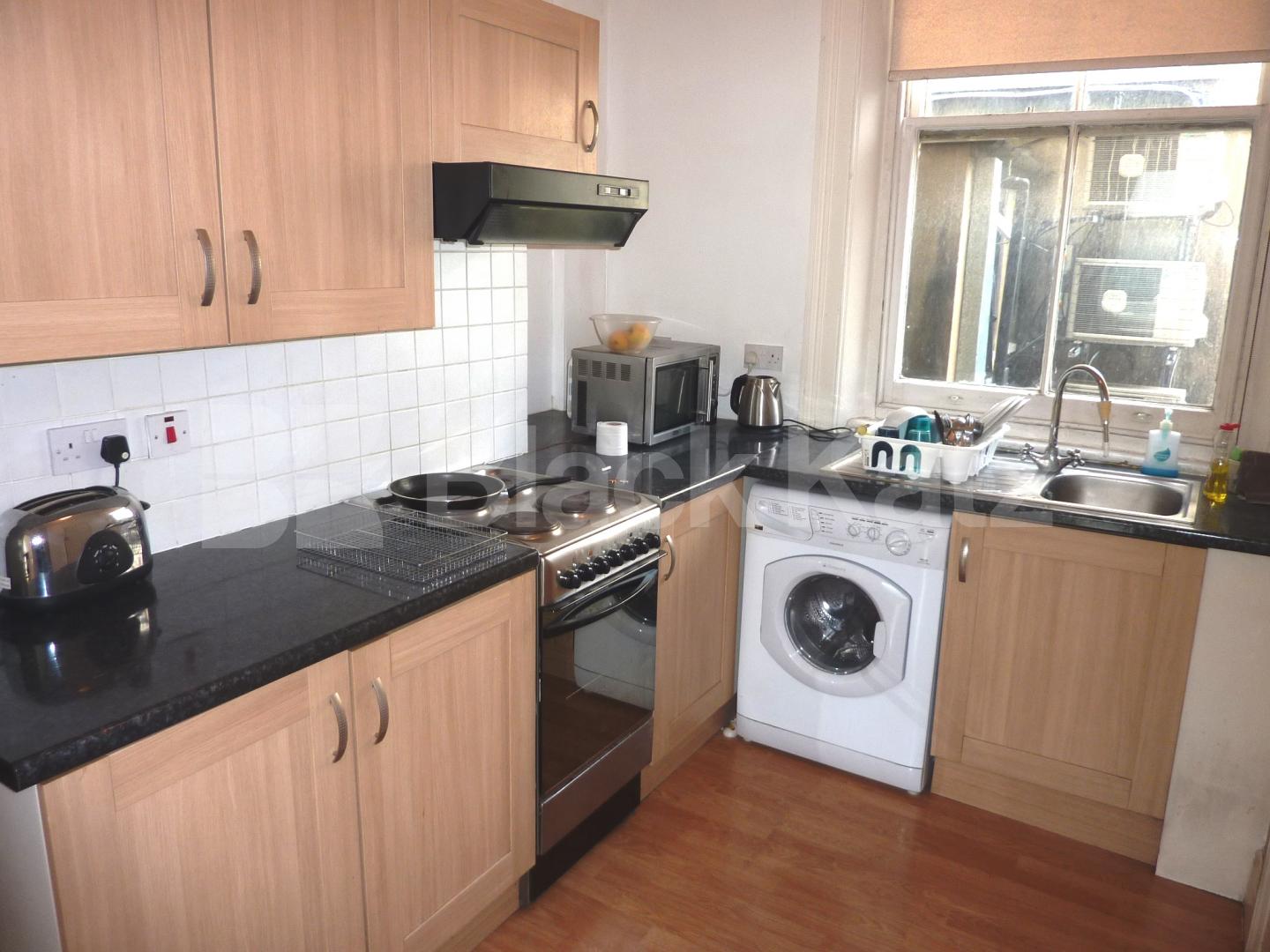 			INCLUSIVE OF BILLS!!, 1 Bedroom, 1 bath, 1 reception Flat			 Goodge Street, TOTTENHAM COURT ROAD 